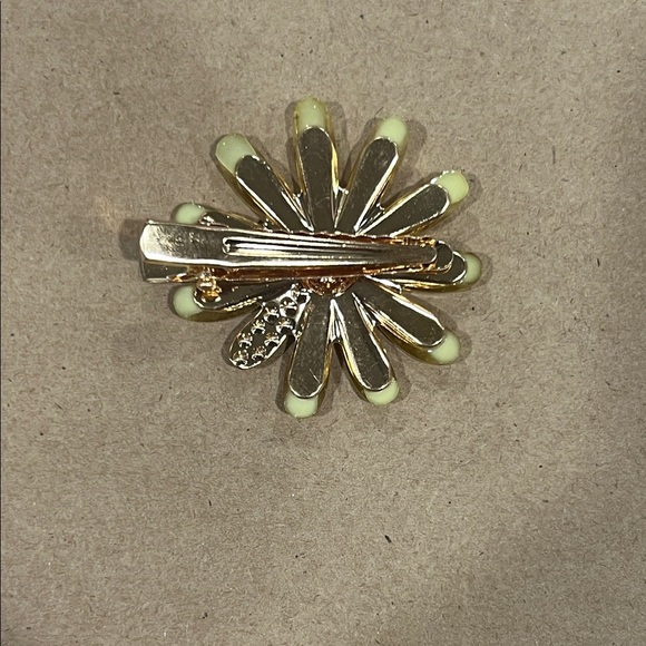 Yellow and White Flower Hair Clips - Picture 3 of 6